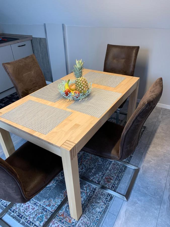 Ferienwohnung Sunny - Moderne Ferienwohnung Im Gruenen In Saarbruecken-West Saarbrücken Exterior foto
