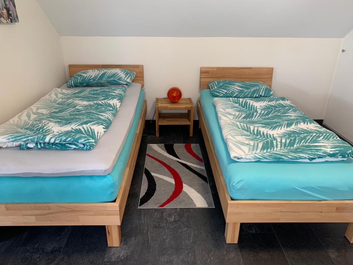 Ferienwohnung Sunny - Moderne Ferienwohnung Im Gruenen In Saarbruecken-West Saarbrücken Exterior foto